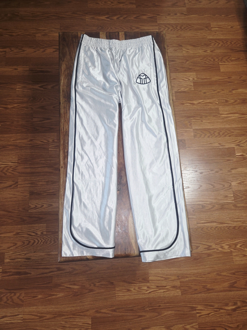 77 Studios "SKYAMI" Men's Silver Parachute Pants W/ Black Trim. Size 2X-Large.